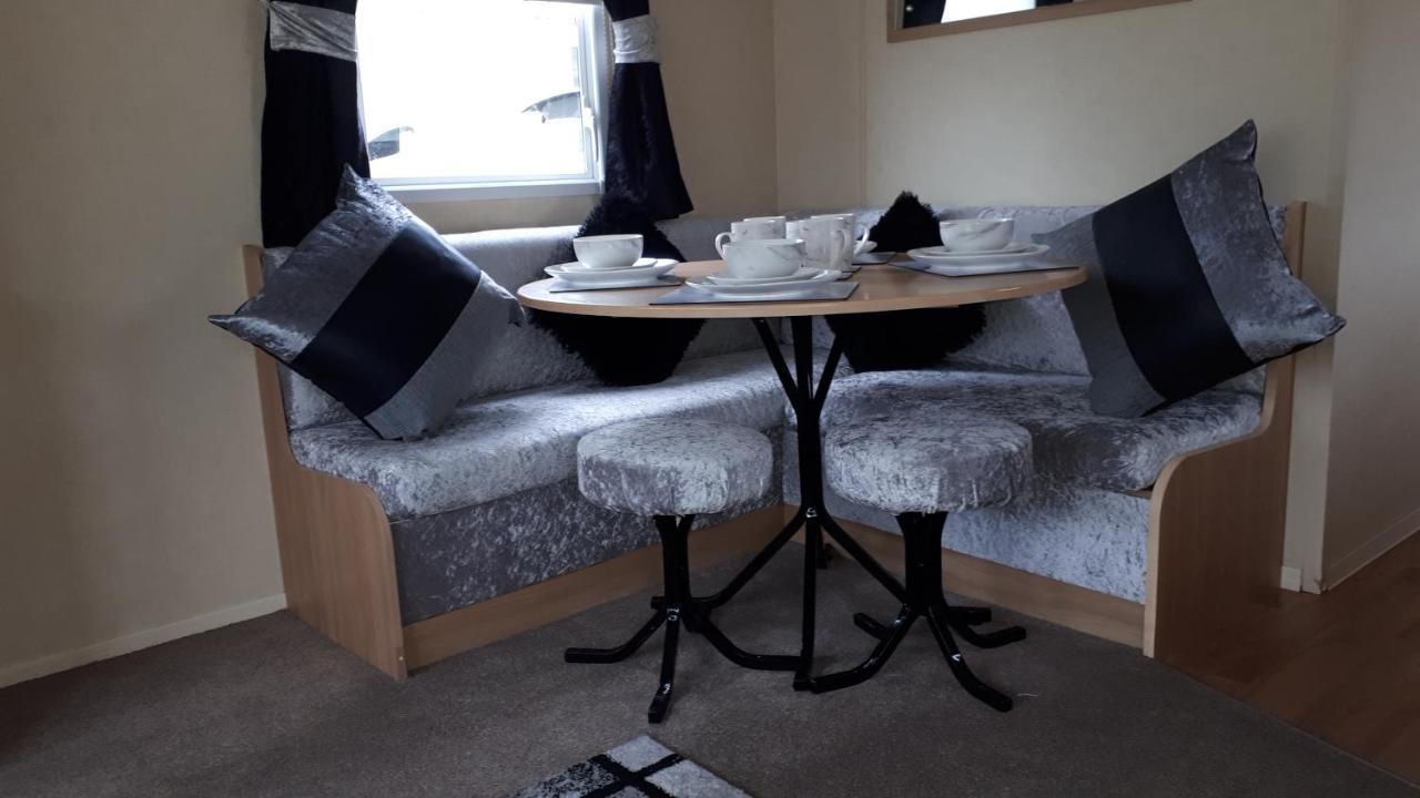 I & K Static Caravan Hire Sited On Winkups Towyn North Wales With Free Wi-Fi And Netflix Kinmel Bay Dış mekan fotoğraf